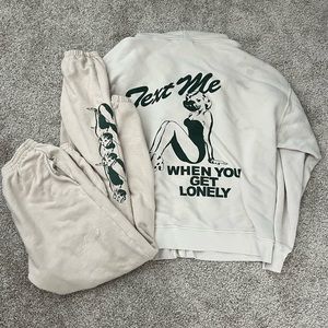 Lonely ghost text me when you get lonely set